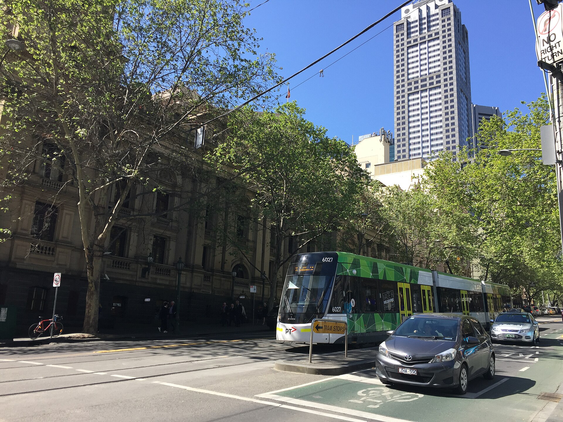 Melbourne Collins Street near Swanston Street intersection 2017-10-10