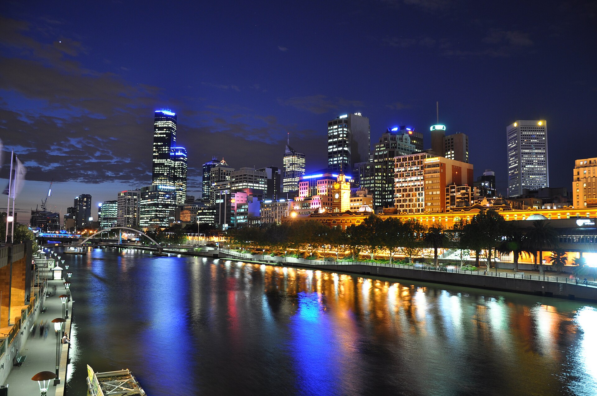 Lascar Melbourne CBD and Yarra River from Princes Bridge (3254818064)